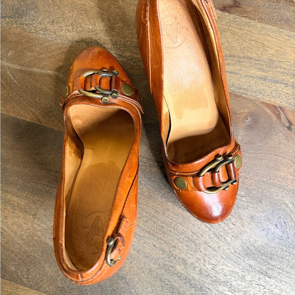 Vintage Frye Redwood Pump in Cognac - Picture 2 of 9
